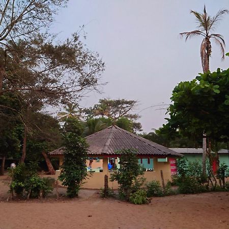 Rundbungalow auf Lionsrest Grand-Bassam Exterior foto