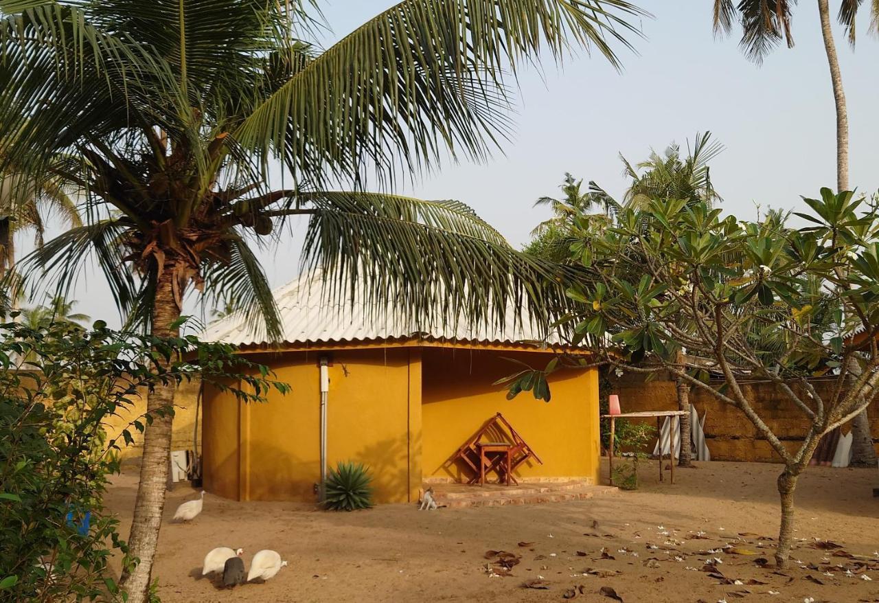 Rundbungalow auf Lionsrest Grand-Bassam Exterior foto